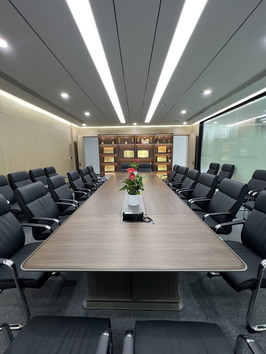 大会议室：长条会议桌